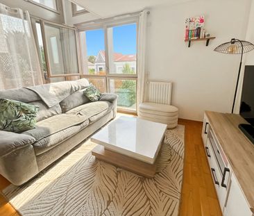 F3 en duplex, 56m2, EAUBONNE, terrasse, parking privé loué meublé - Photo 4