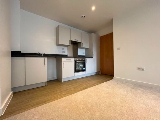 2 Bed Flat, Ordsall Lane, M5 - Photo 1