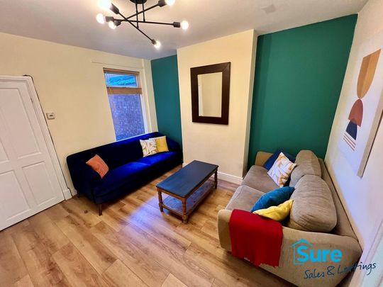 4 bedroom terraced house to rent - Photo 1