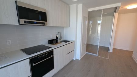 For Lease - 120 Broadway Avenue, Toronto, Ontario - Photo 4