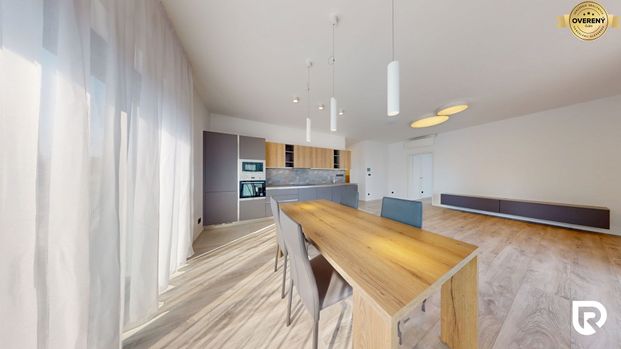 4 izbový byt na prenájom 104m2, Javorinská, Bratislava - Staré Mesto - Photo 1