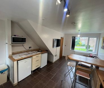 Room in a Shared House, Leasow Drive, B15 - Photo 3