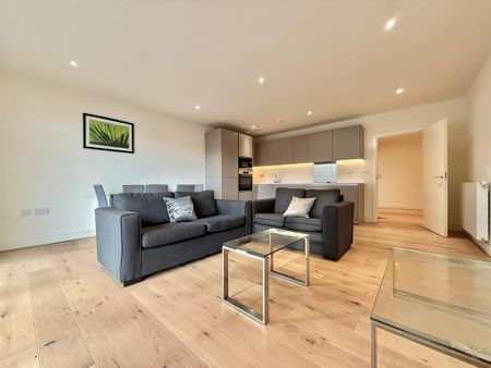 3 bedroom flat to rent - Photo 2