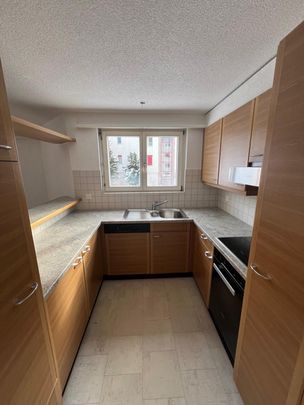 Charming 5.5-room apartment on the 1st floor - Photo 1