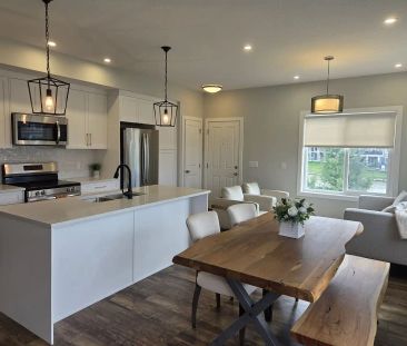 SCENIC 2-Bedroom Townhouse For Rent — 2 Bedrooms Townhouse - Photo 1