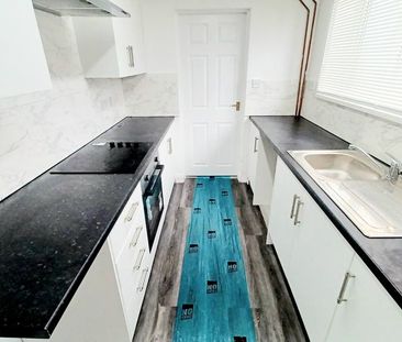 2 bedroom terraced house to rent - Photo 3