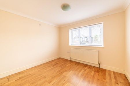 5 bedroom detached house to rent - Photo 3