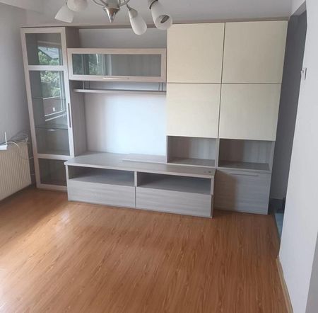 Apartament 3 camere de inchiriat in Curtea de Arges zona 1 Decembrie - Fotografie 2