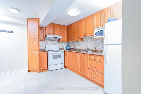 For Lease - 23 River Heights Drive, Brampton, Ontario - Photo 4