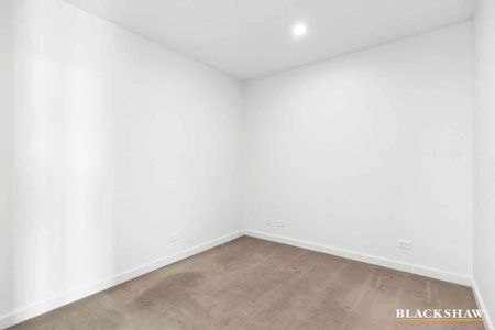 Two bedroom apartment in ideal location - Photo 5
