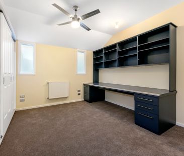 78 Regent Street, Elsternwick VIC 3185 - House For Rent | Domain - Photo 3