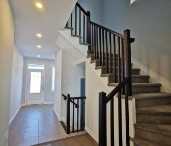 New Single House for Rent - Available Immediately - in Kanata / Ottawa - Photo 1