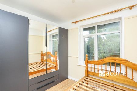 Mayeswood Road, London, SE12 - Photo 2