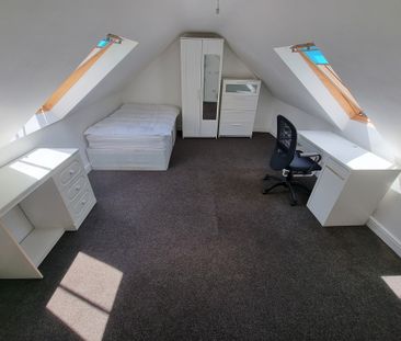 6 Bed Student Accommodation - Photo 5