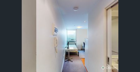 STUDIO APARTMENT IN PRIME LOCATION! - Photo 2