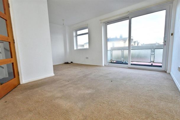 3 bedroom end of terrace house to rent - Photo 1