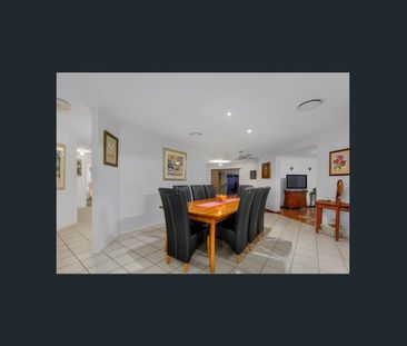 Spacious Family Living with Pool, Solar & Multiple Living Areas - Photo 4