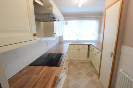 2 bedroom semi-detached bungalow to rent - Photo 5