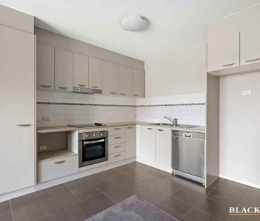 Refreshed & Full of Character | Spacious One Bedroom Apartment - Photo 3