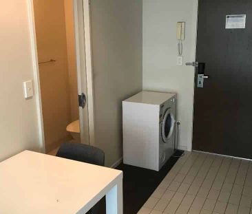 Central Auckland Studio Gem w/ Balcony - Photo 4