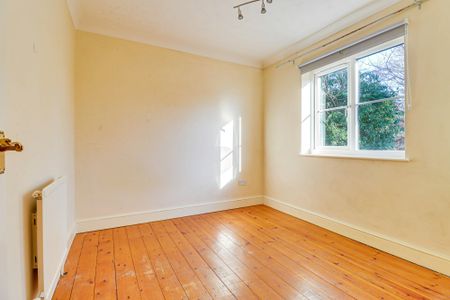 Edmond Beaufort Drive, St. Albans, Hertfordshire, AL3 5LA - Photo 3