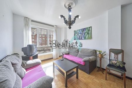 Alquiler de piso en Calle Gaspar García Laviana - Photo 2