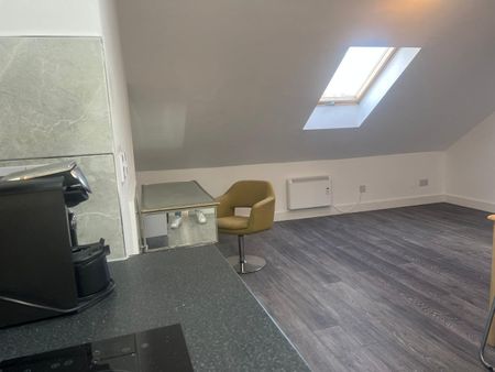 1 Bed Flat, Clarendon Road, CR0 - Photo 2