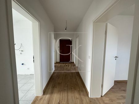 Frisch Modernisierte 3-Zimmer Dachgeschosswohnung - Photo 3