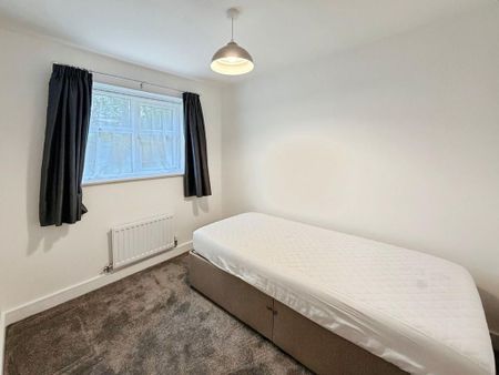 2 bedroom ground floor flat to rent - Photo 4