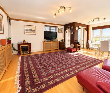 3 Bed Flat, St Davids Square, E14 - Photo 3