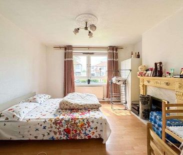 Mollison Way, Edgware, HA8 - Photo 1