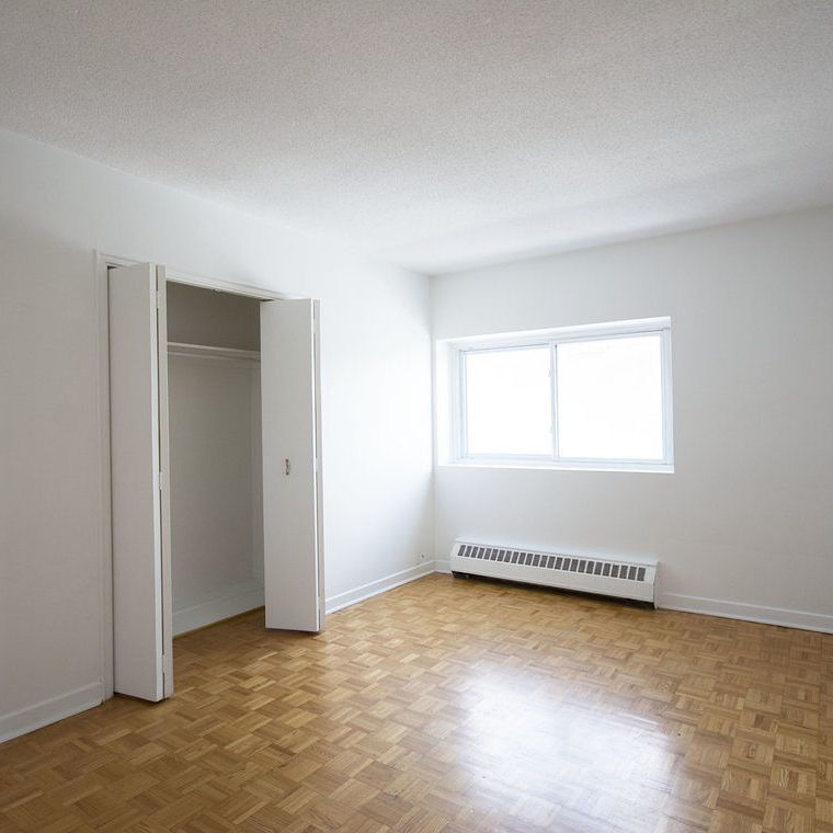 Located steps to uOttawa and minutes to Downtown Ottawa. - Photo 1