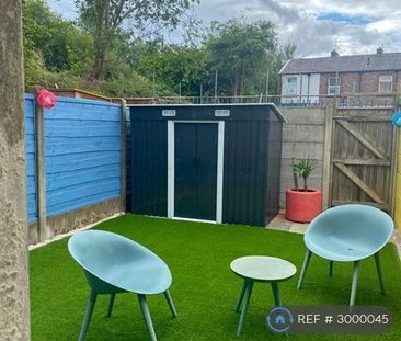 2 bedroom terraced house to rent - Photo 2