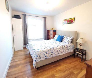 4 bedroom semi-detached house to rent - Photo 4