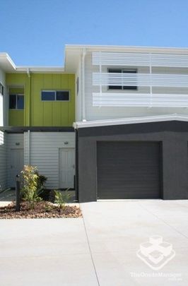 3 BEDROOM TOWNHOUSE AVAILABLE 14TH NOVEMBER - Photo 1