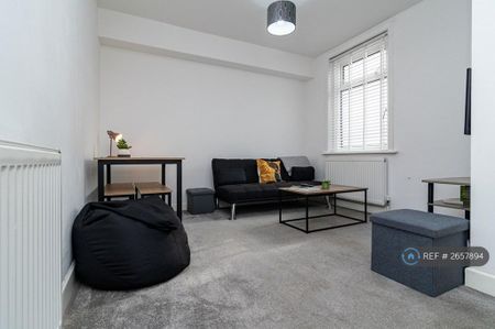 4 bedroom terraced house to rent - Photo 3