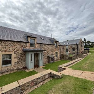 COMING SOON Gorgeous 2-bedroom property in a steading development with uninterrupted views of the East Lothian countryside. - Photo 2