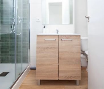 Carrer de les Illes Canàries, Valencia, Valencian Community 46023 - Photo 3