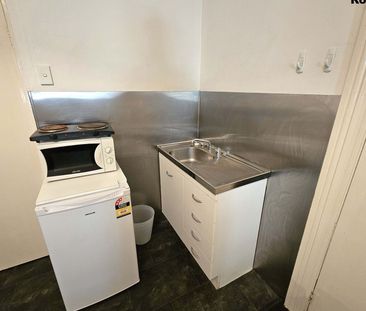 CONVENIENT & AFFORDABLE LIVING CLOSE TO KIRRIBILLI & NORTH SYDNEY - Photo 6