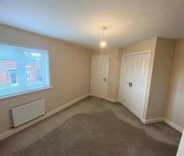 3 bedroom semi-detached house to rent - Photo 6