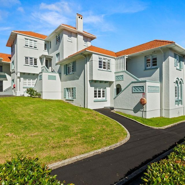 Fully Furnished Art Deco Apartment - Photo 1