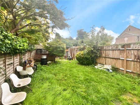 Chertsey Road, Twickenham, TW1 1EW - Photo 5