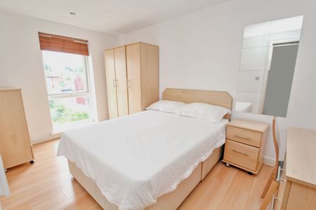 3 bedroom apartment to rent - Photo 3