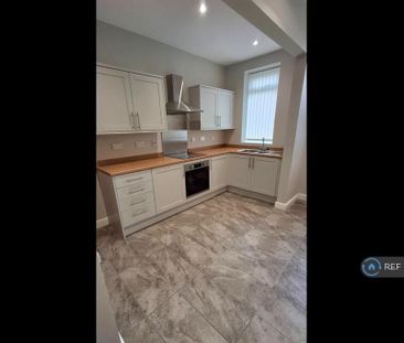 2 bedroom semi-detached house to rent - Photo 6