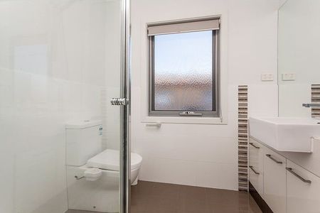 2/7 Willow Court, Bellfield VIC 3081 - Photo 4