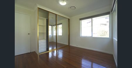 Comfortable Family Home - Photo 3