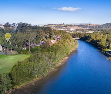 Gorgeous 3 Bedroom Cottage With Spectacular Views - UTILITES INCLUDED - Photo 4