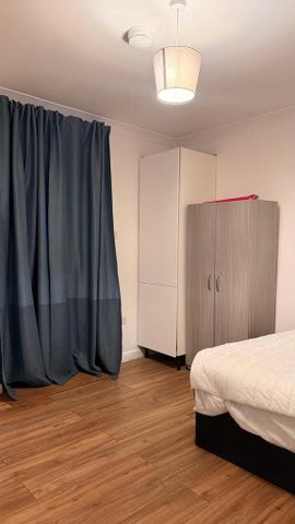 1 bedroom in a house share to rent - Photo 3