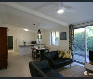 Lowset Unit in Convenient Bongaree Location - Photo 1