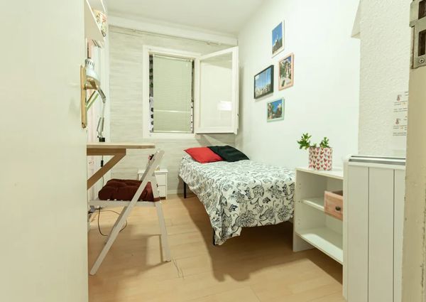 Carrer de Sicília, Barcelona, Catalonia 08013